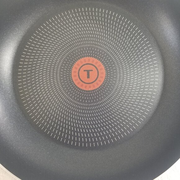 T-Fal Red Heat Mastery Non-Stick11" Skillet Saute Fry Pan Pour Spout Sides - Picture 4 of 13